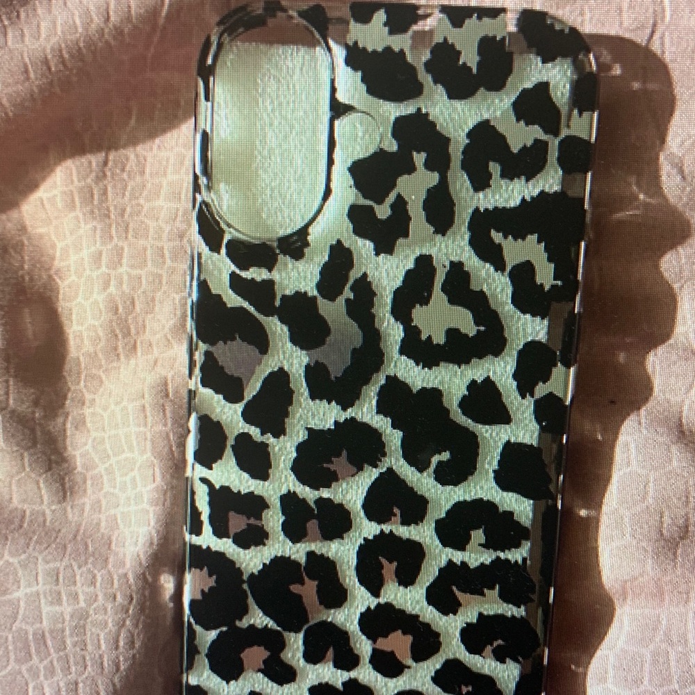 SHEIN Black and White Leopard Print Phone Case